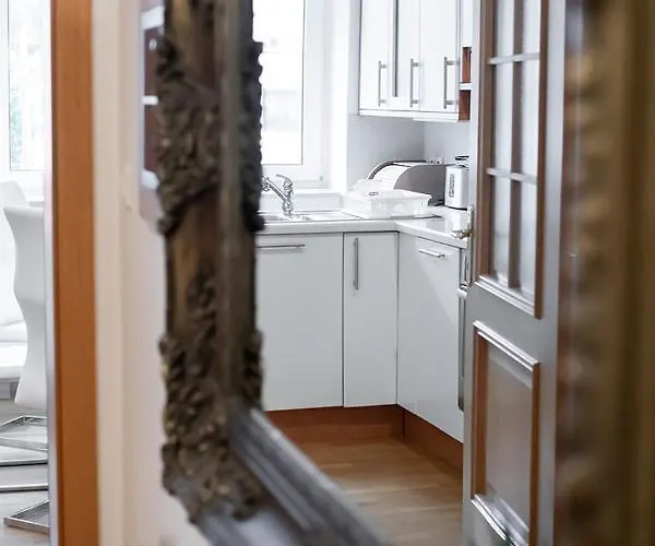 Suzana Iron's Appartement *