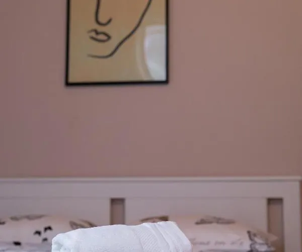 Daire Suzana Iron's Ljubljana